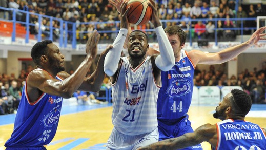 Serie A, il mercato della corsa ai playoff