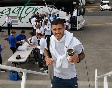 Serie A, l'Inter in volo verso Salt Lake City: Icardi non rinuncia alla bombilla di yerba mate