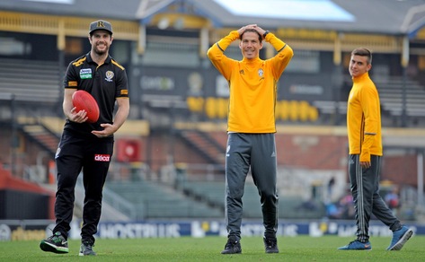 Serie A Juventus, Hernanes e Dybala giocano a football in Australia