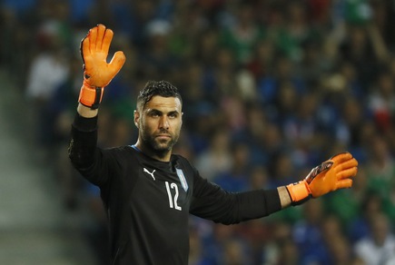 Calciomercato Torino, idea Sirigu. Attesa per Valdifiori