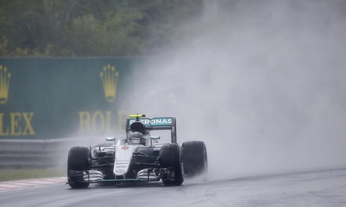 F1 Gp d'Ungheria: Rosberg scippa la pole a Hamilton, Vettel 5°