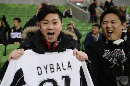 La Juventus si allena, tifosi impazziti a Melbourne