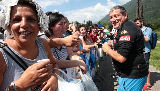 Napoli, tifosi coccolati. Caffè per tutti a Dimaro