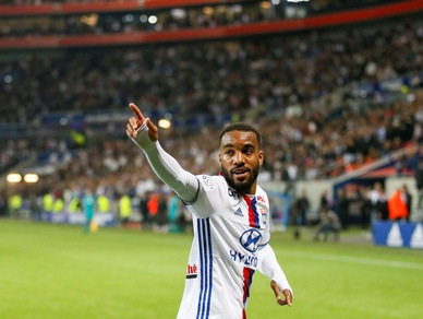 Calciomercato: «Arsenal e West Ham non mollano Lacazette»