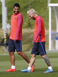 Barcellona, Messi e Suarez: non solo lavoro in campo, si ride anche...