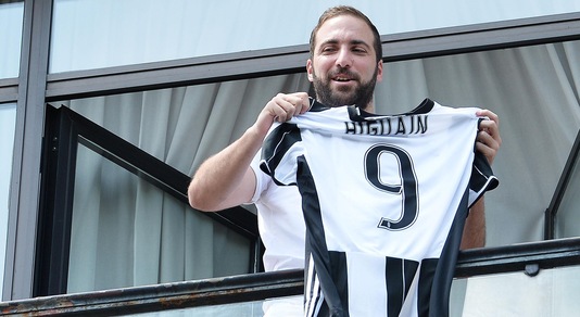 Juventus, agente Higuain: «E' De Laurentiis il grande attore»