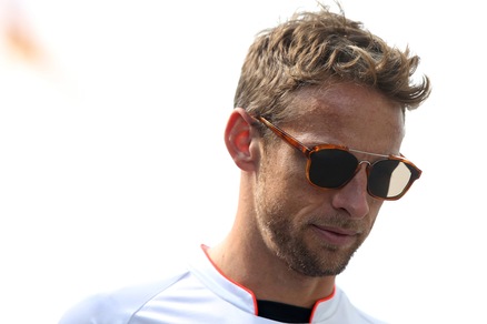 F1 McLaren, Button: «Con le Mercedes non c'è lotta»