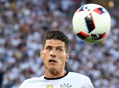 Calciomercato Fiorentina, su Gomez non c'è soltanto l'Ajax