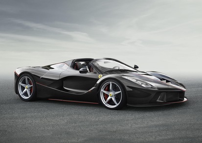 Ferrari non gli vende LaFerrari Aperta, collezionista fa causa a Maranello