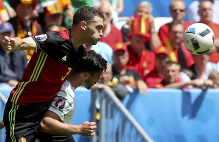 Calciomercato, dalla Spagna: «Via libera per Vermaelen alla Roma»