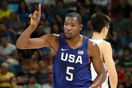 Team Usa, dal mini-scandalo allo show