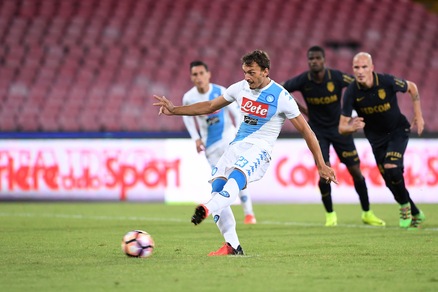 Napoli-Monaco 5-0: poker di Gabbiadini e gol di Allan, esordio per Milik