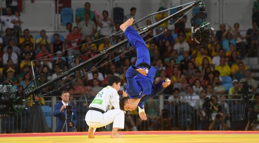 La capriola di Basile: è suo il 200esimo oro italiano alle Olimpiadi