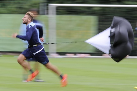 Lazio, Immobile e compagni si allenano con il paracadute
