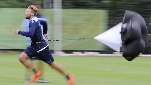 Lazio, Immobile e compagni si allenano con il paracadute