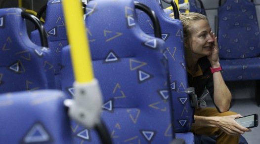 Olimpiadi, bus giornalisti colpito da proiettili