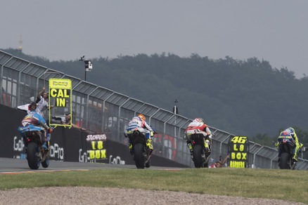 MotoGp: addio cartelli ai box, si pensa alla "Virtual Board"
