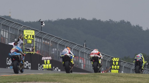 MotoGp: addio cartelli ai box, si pensa alla "Virtual Board"