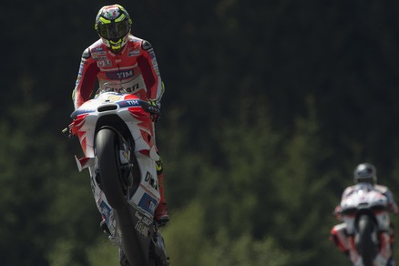 MotoGp Austria, Warm up: ancora Iannone, Rossi quinto