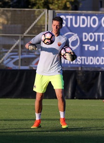 Roma, Szczesny: «Più forti dell'anno scorso. Lotteremo con la Juve»