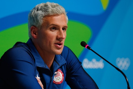 Lochte: «Sto bene». Tranquillizza tutti dopo la rapina subita