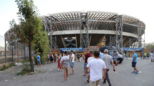 Napoli, San Paolo: cinque milioni e si parte