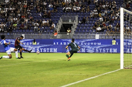 Cagliari, super Borriello: poker nel 5-1 alla Spal