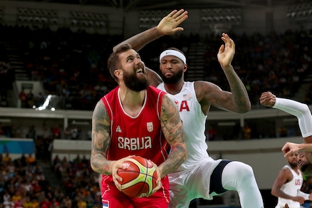 Basket, Serbia avanti, Croazia fuori