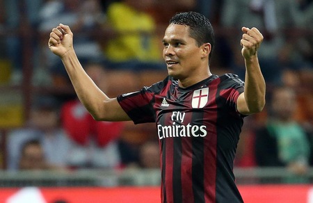 Calciomercato, Bacca: «Felice di restare, porterò il Milan in Europa»