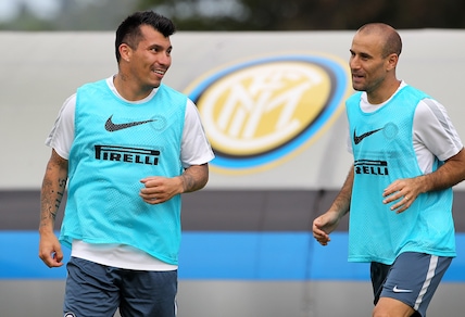 Calciomercato, Inter-Medel: avanti. E' vicino il rinnovo