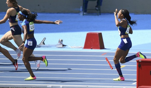 Rio, staffetta Usa: donne corrono sole e vanno in finale