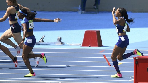 Rio, staffetta Usa: donne corrono sole e vanno in finale
