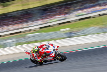 MotoGp Brno: Iannone avanti nelle prime libere, Rossi 2°