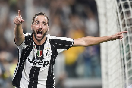 Serie A, Juventus-Fiorentina 2-1: Higuain-gol, che festa per il Pipita