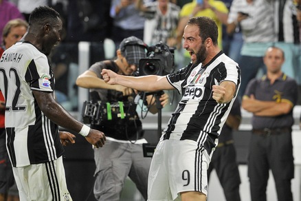 Juventus, Higuain: «Che gioia il gol all'esordio. Voglio vincere tutto»