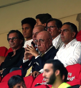 Milan, a San Siro contestazione per Galliani e applausi a Mihajlovic