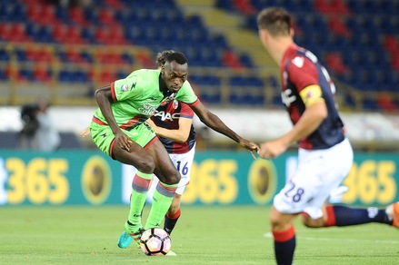 Bologna-Crotone 1-0: Destro regala la prima vittoria ai rossoblù