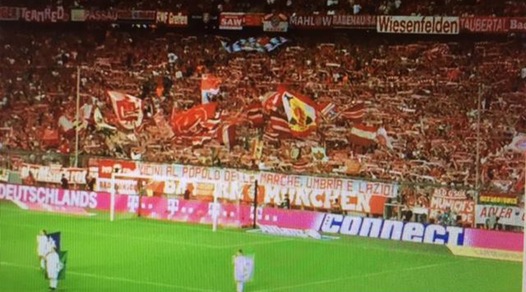 Bayern-Brema, uno striscione per i morti del terremoto
