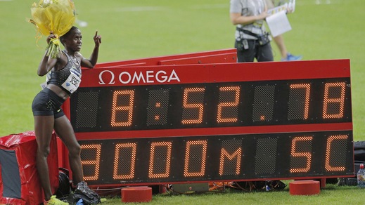 Atletica, Jebet firma il nuovo record mondiale nei 3000 siepi