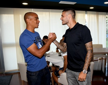 Inter, Joao Mario alla Pinetina: stringe la mano a Icardi