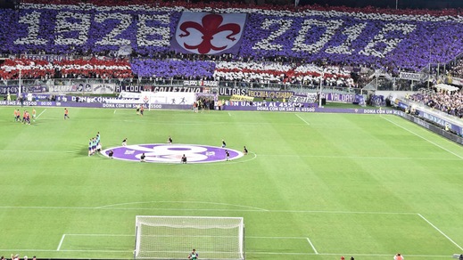 Fiorentina-Chievo: coreografia al Franchi per i 90 anni dei viola