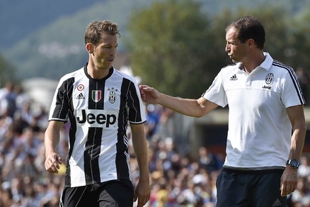 Juventus lista Champions League: Hernanes presente, manca Lichtsteiner