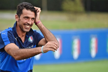 Italia, ecco Buffon: quanti sorrisi in allenamento con Ventura
