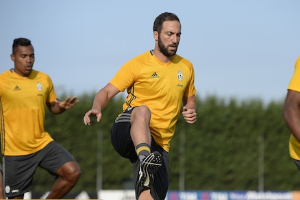 Juventus, Higuain: quanta concentrazione a Vinovo