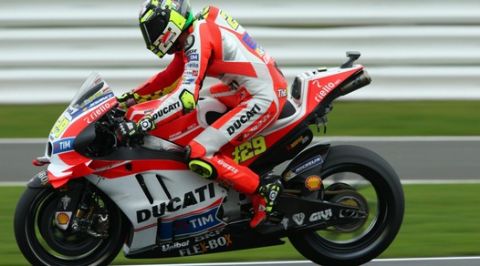 MotoGp, Silverstone: Iannone il più veloce dopo le seconde libere, Rossi sesto