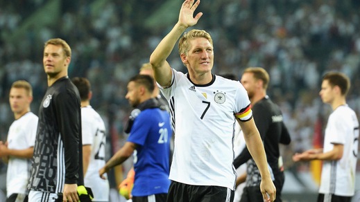 Calciomercato: «Il Psg a gennaio tenterà l'assalto a Touré e Schweinsteiger»