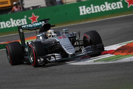 F1, Gp d'Italia: pole a Hamilton, Vettel terzo