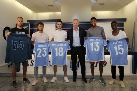 La Lazio presenta i nuovi acquisti: tutti in conferenza stampa