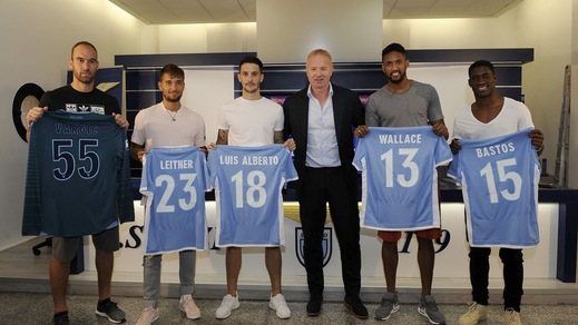 La Lazio presenta i nuovi acquisti: tutti in conferenza stampa