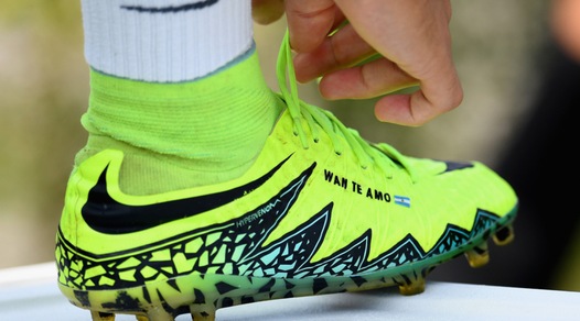 Inter, Icardi romantico: la dedica per Wanda sullo scarpino